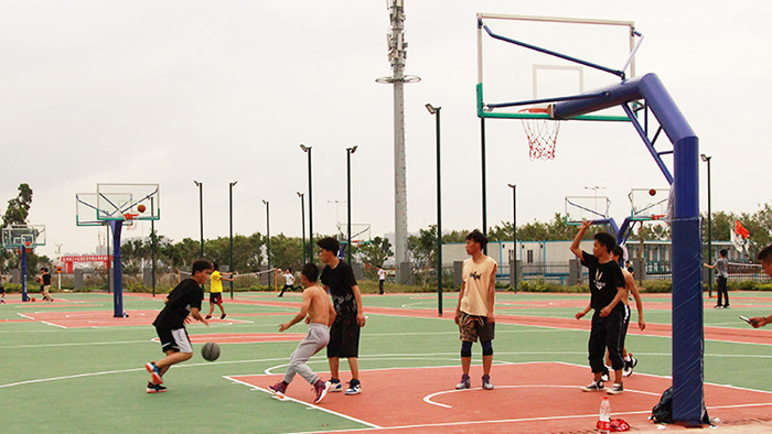 来自珠海香洲区潮联小学加长锥形壁挂式篮球架报价中的问答 
